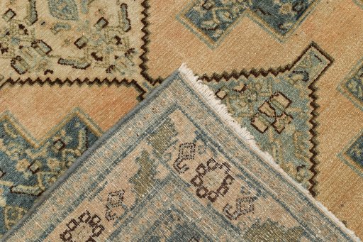Close-up detail of 1920s Senneh rug from Iran / Persia showing Wool weave