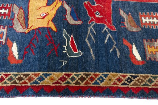 Close-up detail of 2000s Shiraz rug from Iran / Persia showing Wool weave