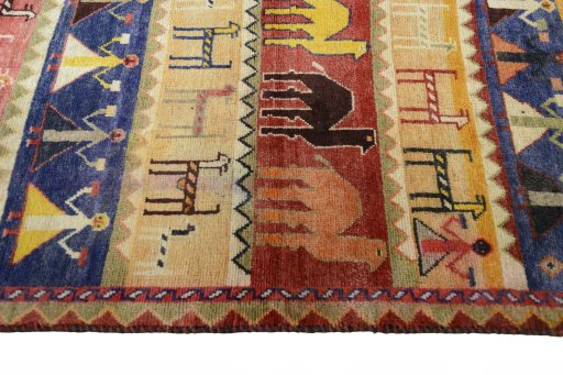 Close-up detail of 2000s Shiraz rug from Iran / Persia showing Wool weave