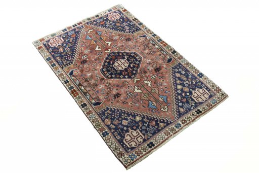 Close-up detail of 2000s Shiraz rug from Iran / Persia showing Wool weave