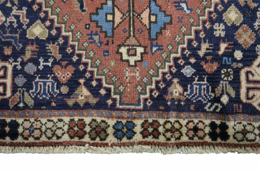Close-up detail of 2000s Shiraz rug from Iran / Persia showing Wool weave