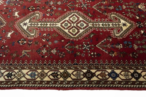 Close-up detail of 2000s Shiraz rug from Iran / Persia showing Wool weave