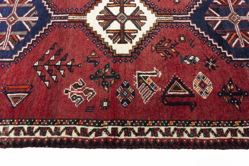 Close-up detail of 2000s Shiraz rug from Iran / Persia showing Wool weave