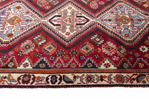 Close-up detail of 2000s Shiraz rug from Iran / Persia showing Wool weave
