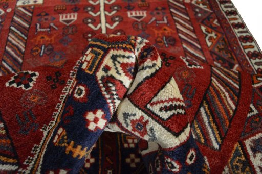 Close-up detail of 2000s Shiraz rug from Iran / Persia showing Wool weave