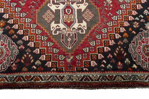 Central medallion detail of 2000s Shiraz rug from Iran / Persia
