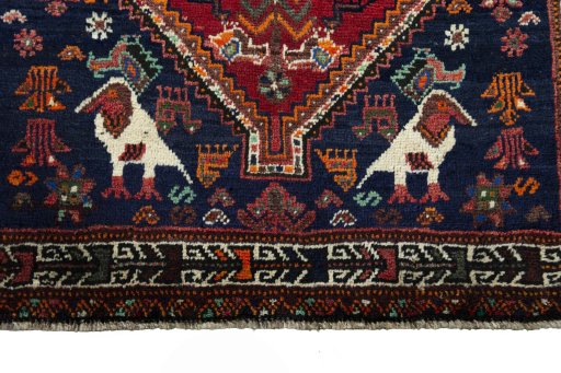 Central medallion detail of 2000s Shiraz rug from Iran / Persia