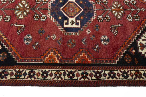 Close-up detail of 2000s Shiraz rug from Iran / Persia showing Wool weave