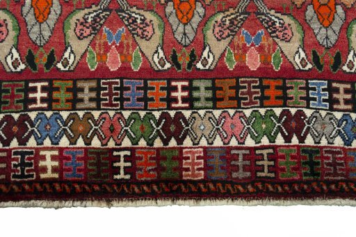 Central medallion detail of 2000s Shiraz rug from Iran / Persia