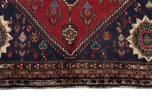 Central medallion detail of 2000s Shiraz rug from Iran / Persia