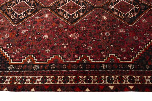 Close-up detail of 2000s Shiraz rug from Iran / Persia showing Wool weave