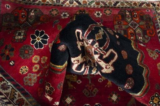 Close-up detail of 2000s Shiraz rug from Iran / Persia showing Wool weave