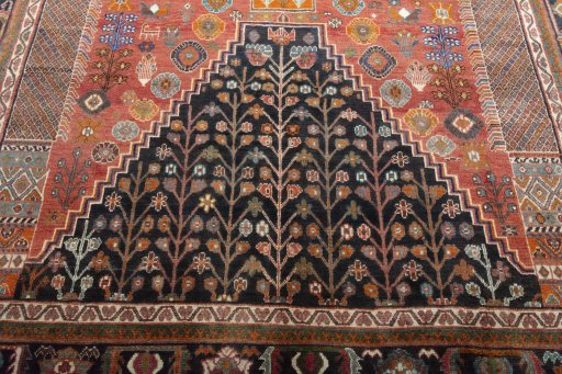 Central medallion detail of 2000s Shiraz rug from Iran / Persia