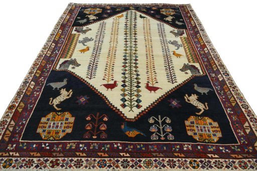 Surface texture of 2000s Shiraz rug with natural Wool and intricate pattern