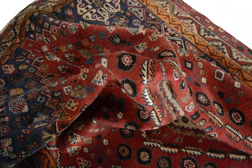 Close-up detail of Unknown Shiraz rug from Iran / Persia showing Wool weave
