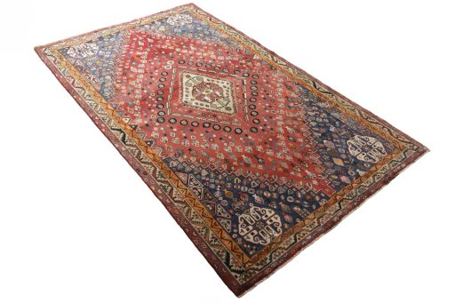 Close-up detail of Unknown Shiraz rug from Iran / Persia showing Wool weave