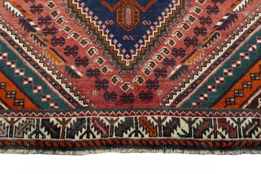 Central medallion detail of 2000s Shiraz rug from Iran / Persia