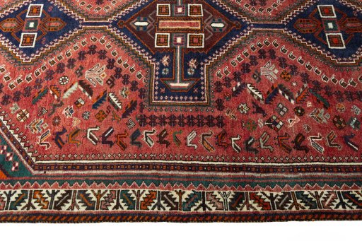Close-up detail of 2000s Shiraz rug from Iran / Persia showing Wool weave