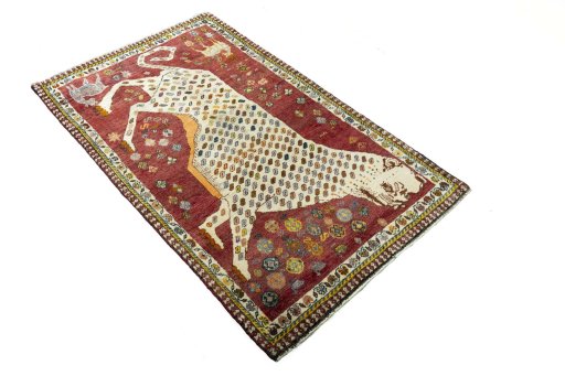 Close-up detail of 2000s Shiraz rug from Iran / Persia showing Wool weave