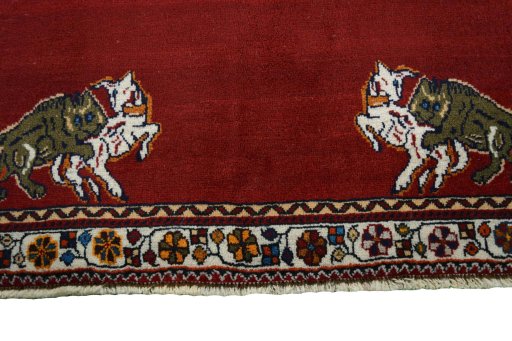 Central medallion detail of 2000s Shiraz rug from Iran / Persia