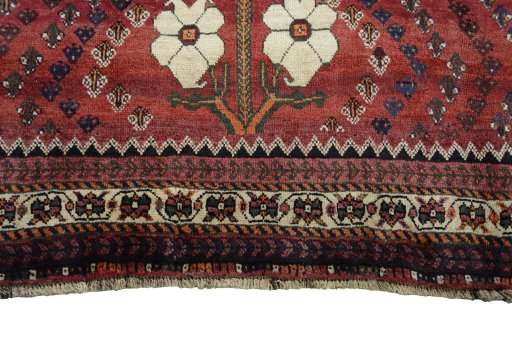 Central medallion detail of 2000s Shiraz rug from Iran / Persia