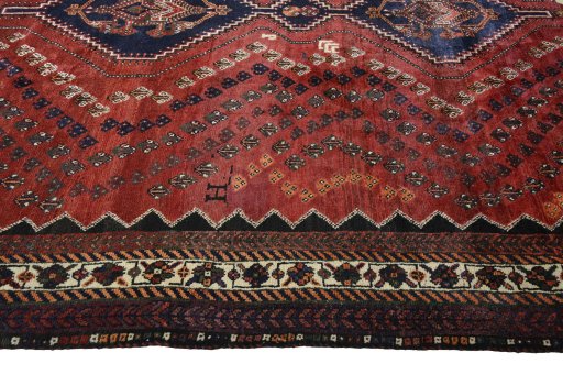 Close-up detail of 2000s Shiraz rug from Iran / Persia showing Wool weave