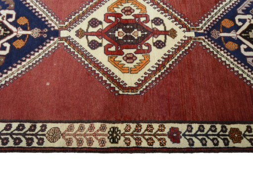 Close-up detail of 2000s Shiraz rug from Iran / Persia showing Wool weave