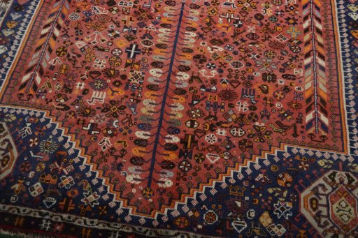 Close-up detail of 2000s Shiraz rug from Iran / Persia showing Wool weave