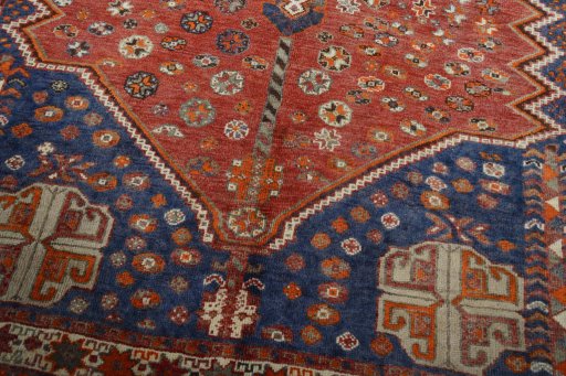 Close-up detail of 2000s Shiraz rug from Iran / Persia showing Wool weave