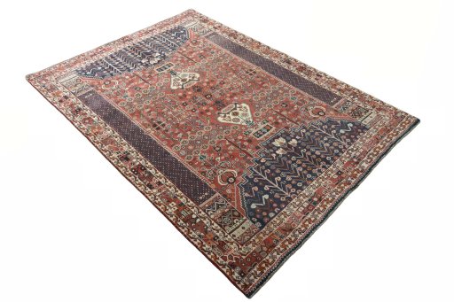 Close-up detail of 2000s Shiraz rug from Iran / Persia showing Wool weave