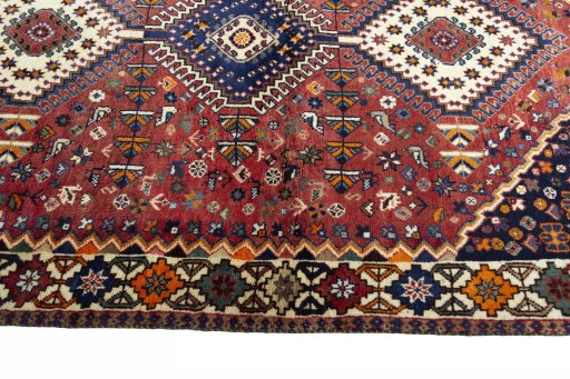 Close-up detail of 2000s Shiraz rug from Iran / Persia showing Wool weave