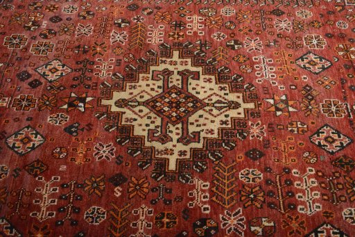 Central medallion detail of 2000s Shiraz rug from Iran / Persia