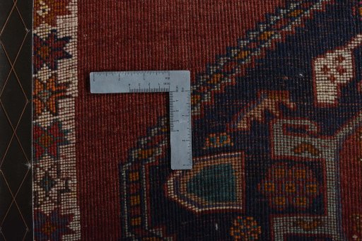 Close-up detail of 2000s Shiraz rug from Iran / Persia showing Wool weave