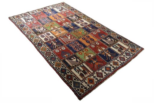Close-up detail of 2000s Shiraz rug from Iran / Persia showing Wool weave