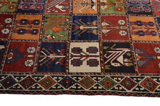 Close-up detail of 2000s Shiraz rug from Iran / Persia showing Wool weave
