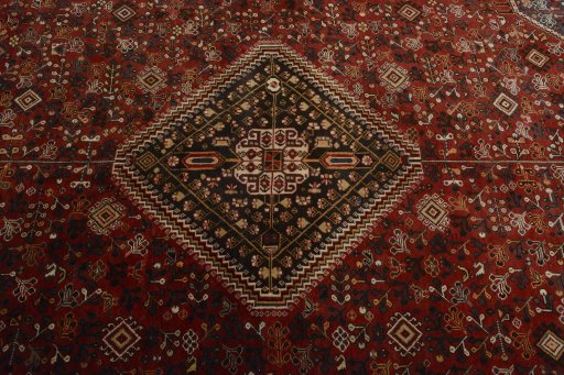 Central medallion detail of 2000s Shiraz rug from Iran / Persia