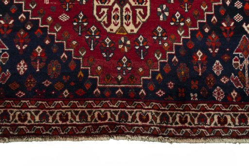 Central medallion detail of 2000s Shiraz rug from Iran / Persia