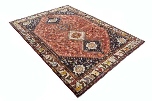Close-up detail of 2000s Shiraz rug from Iran / Persia showing Wool weave