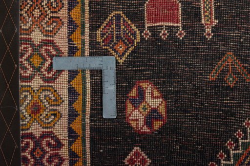 Close-up detail of 2000s Shiraz rug from Iran / Persia showing Wool weave