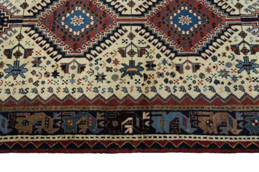 Close-up detail of 2000s Shiraz rug from Iran / Persia showing Wool weave
