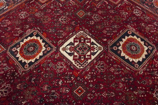 Central medallion detail of 2000s Shiraz rug from Iran / Persia