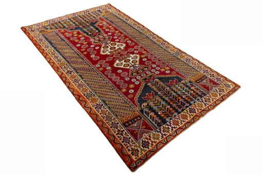 Close-up detail of 2000s Shiraz rug from Iran / Persia showing Wool weave