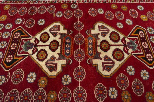 Central medallion detail of 2000s Shiraz rug from Iran / Persia