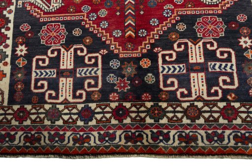 Close-up detail of 2000s Shiraz rug from Iran / Persia showing Wool weave