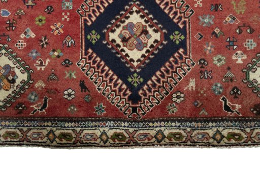 Central medallion detail of 2000s Shiraz rug from Iran / Persia