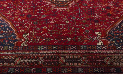 Corner detail of 1970s Shiraz rug showing border pattern and Wool pile