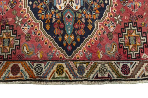 Central medallion detail of 2000s Shiraz rug from Iran / Persia