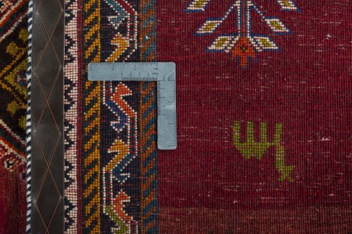 Close-up detail of 2000s Shiraz rug from Iran / Persia showing Wool weave