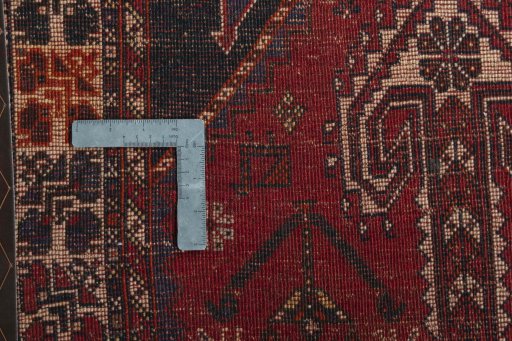 Close-up detail of 1970s Shiraz rug from Iran / Persia showing Wool weave
