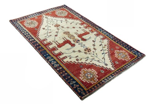 Close-up detail of 2000s Shiraz rug from Iran / Persia showing Wool weave